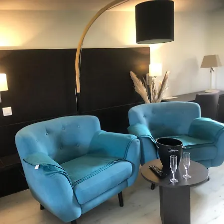 Appartement La Cosy De Julie , Un 2 Pièces Avec Parking Privé