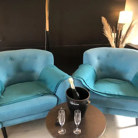 Appartement La Cosy De Julie , Un 2 Pièces Avec Parking Privé *