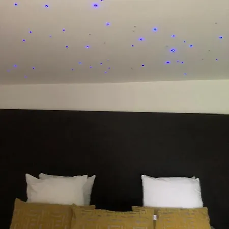 Appartement La Cosy De Julie , Un 2 Pièces Avec Parking Privé